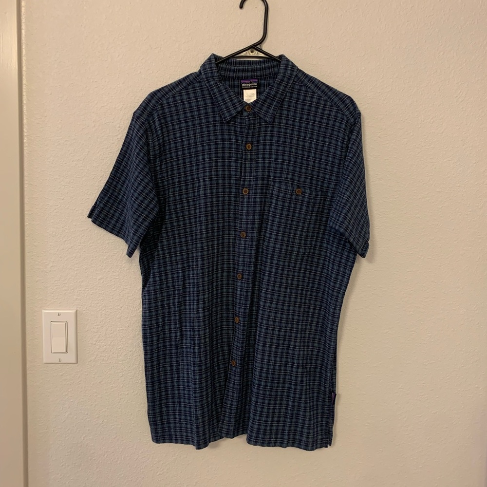 Patagonia Mens Large Button Up Collared Shirt